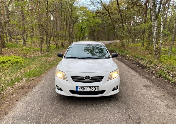 Toyota Corolla cena 19999 przebieg: 208000, rok produkcji 2010 z Świnoujście małe 56